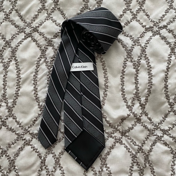 Calvin Klein Neck Tie - Picture 3 of 4